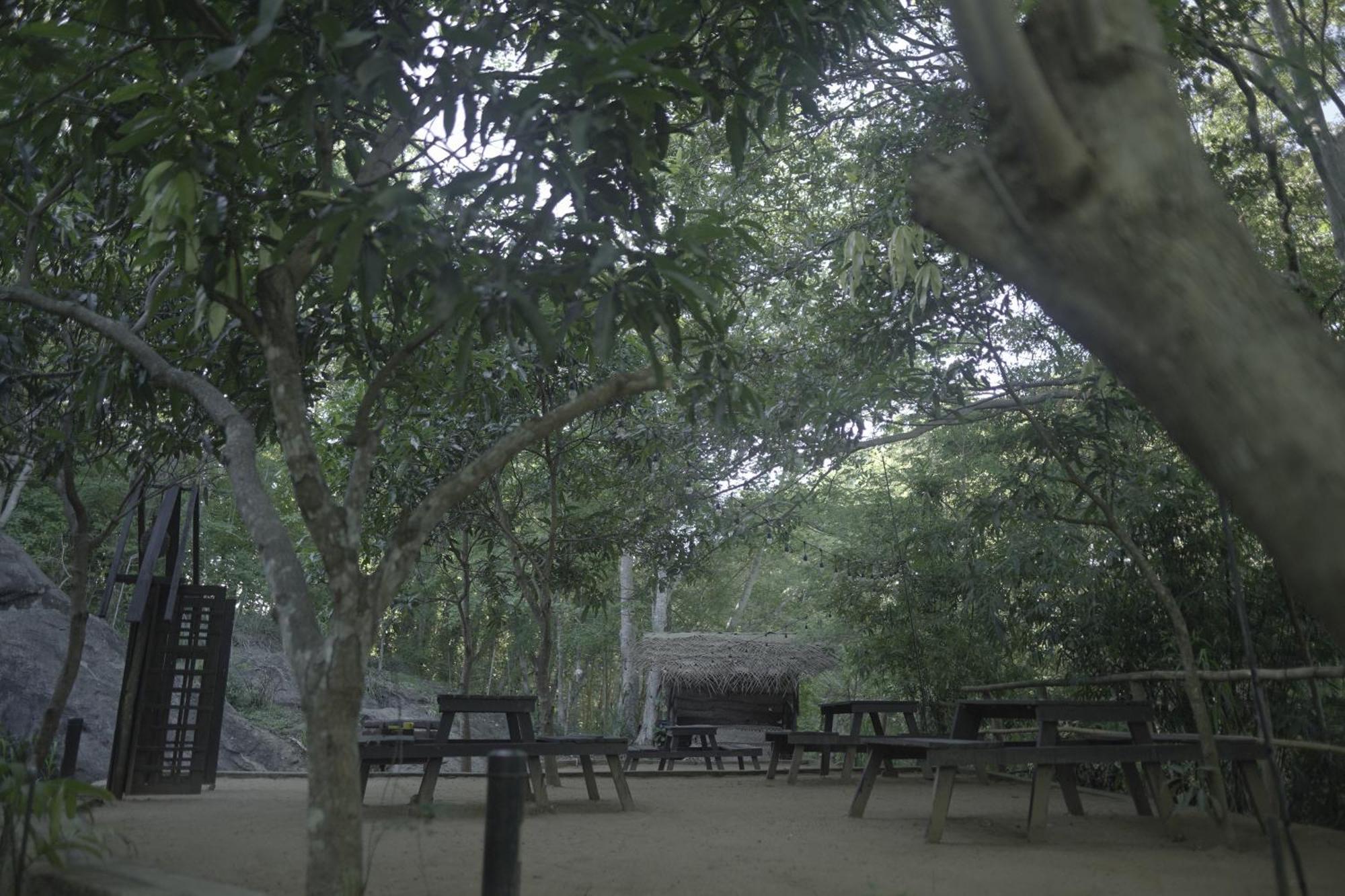 River Glamping By Gaga Bees Uda Walawe Extérieur photo
