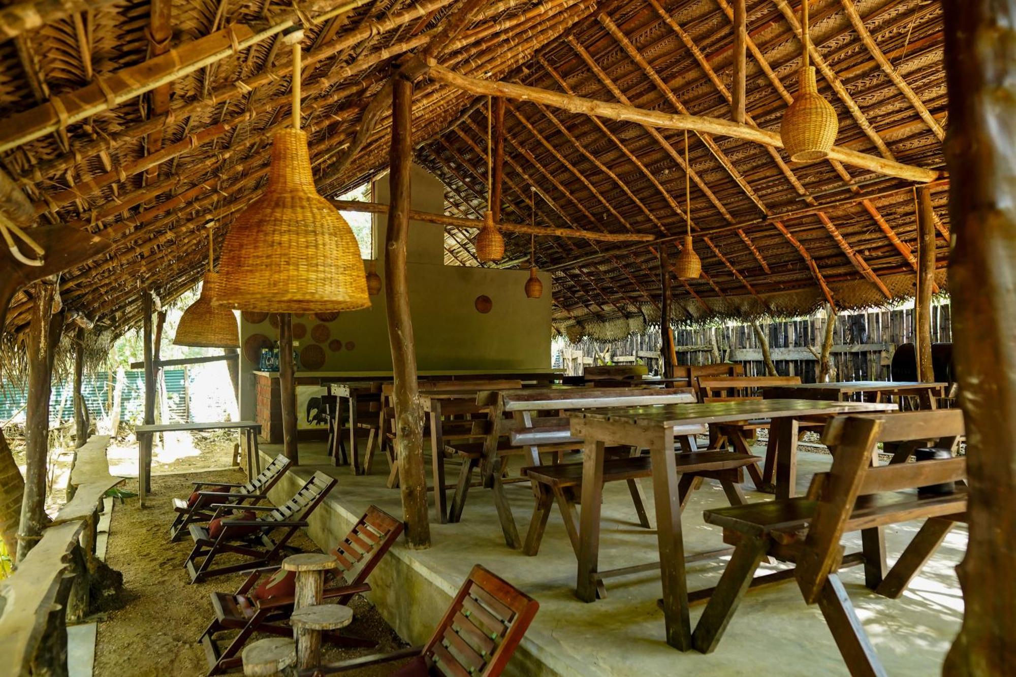 River Glamping By Gaga Bees Uda Walawe Extérieur photo