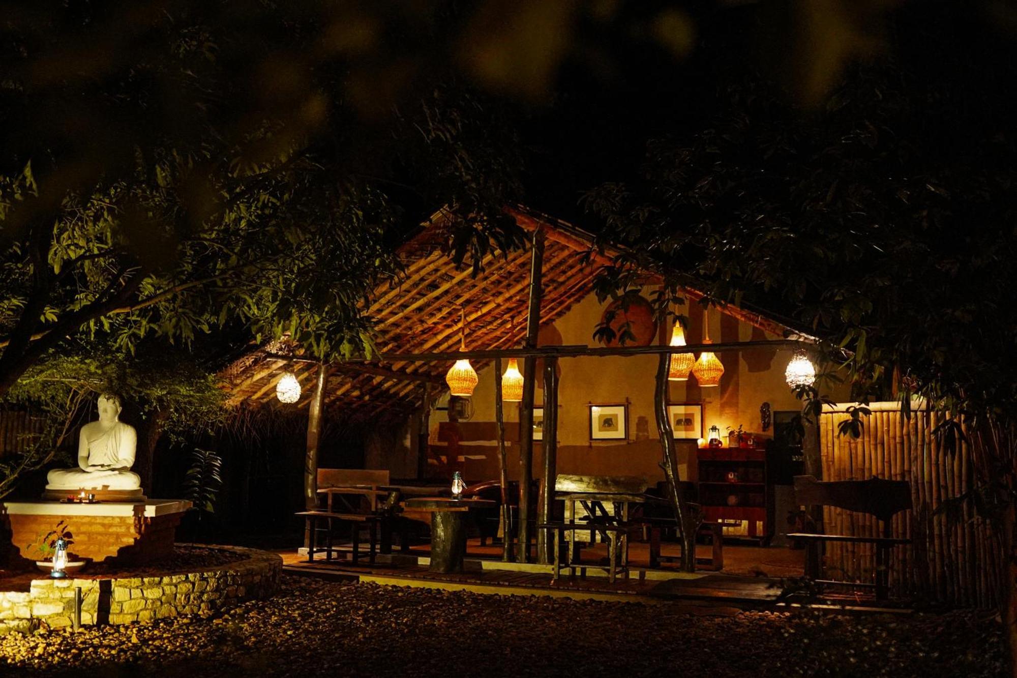 River Glamping By Gaga Bees Uda Walawe Extérieur photo
