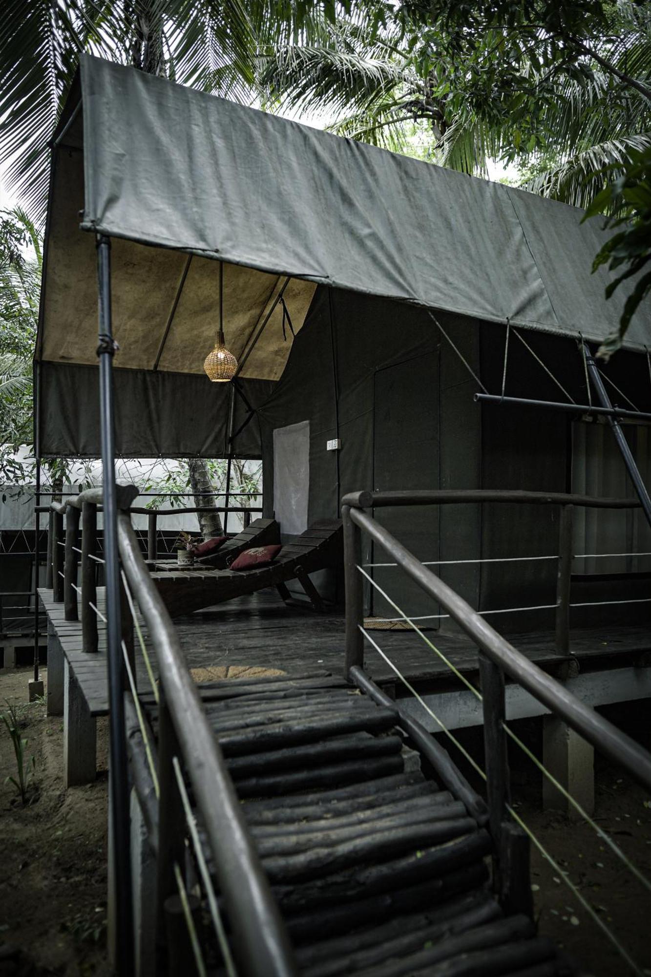 River Glamping By Gaga Bees Uda Walawe Extérieur photo