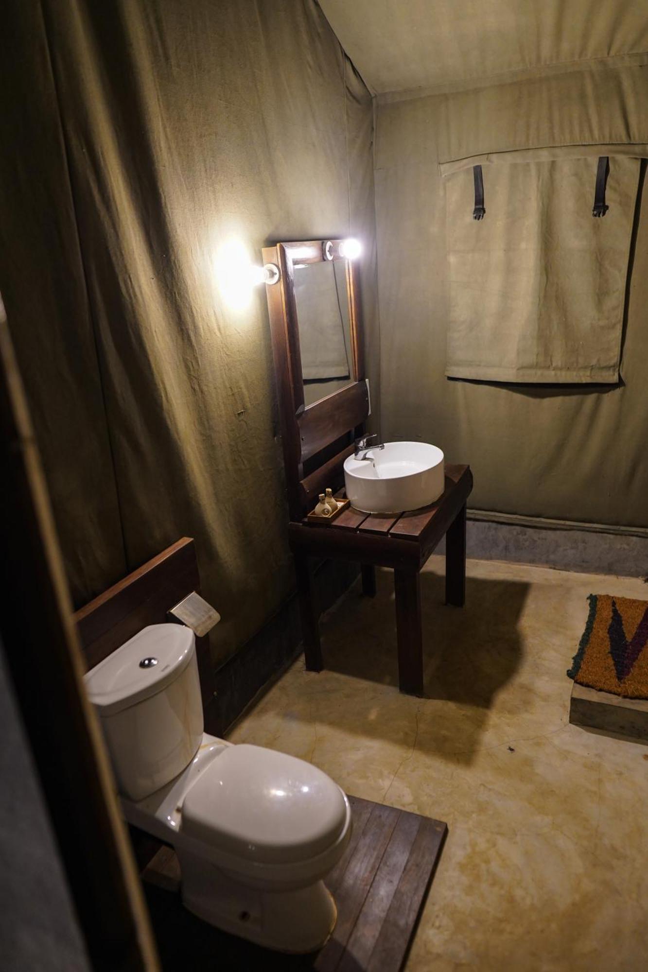 River Glamping By Gaga Bees Uda Walawe Extérieur photo